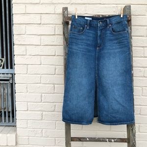 Gap highrise denim pencil skirt.